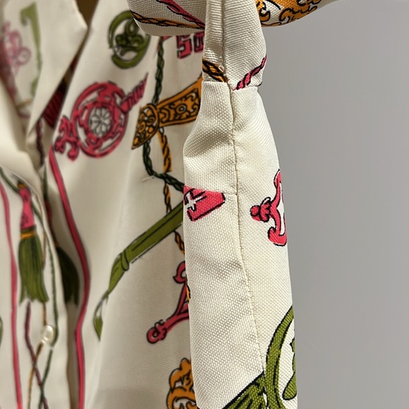 Vintage Blouse - 9/10, union made, keys, ribbon, rope - Picture 9 of 15